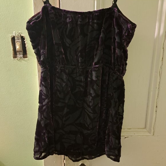 Studio Y Women's Top - Picture 6 of 8